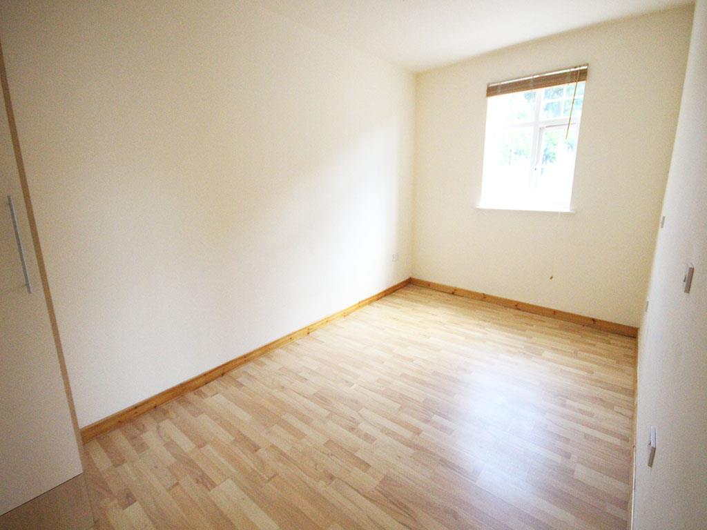 2 bedroom apartment To Let in Colne - IMG_3438.jpg